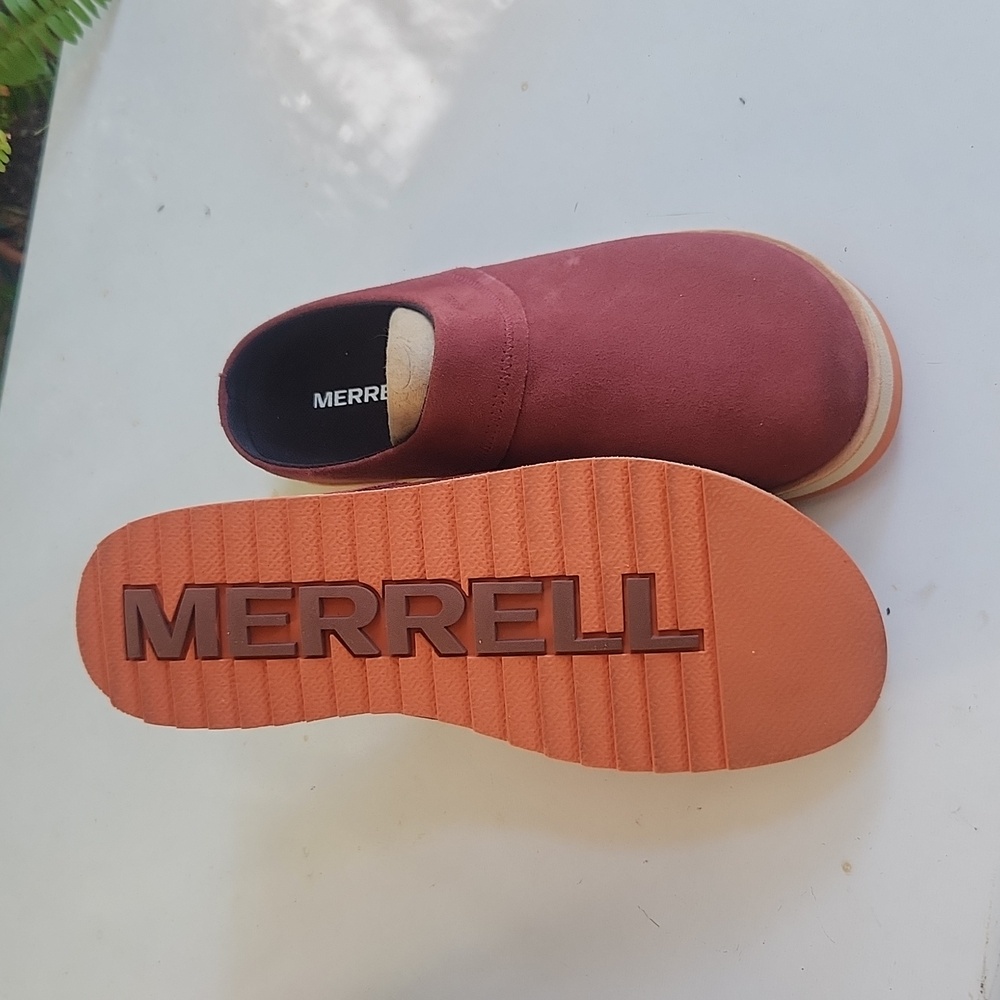 Suede slip on clogs brand new. Super compfortable!